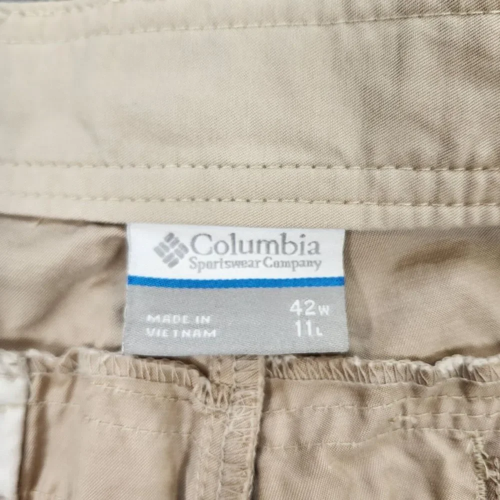 Columbia Shorts Men 42 Beige Cargo Zip Pocket Cotton Nylon Hiking Fishing Casual